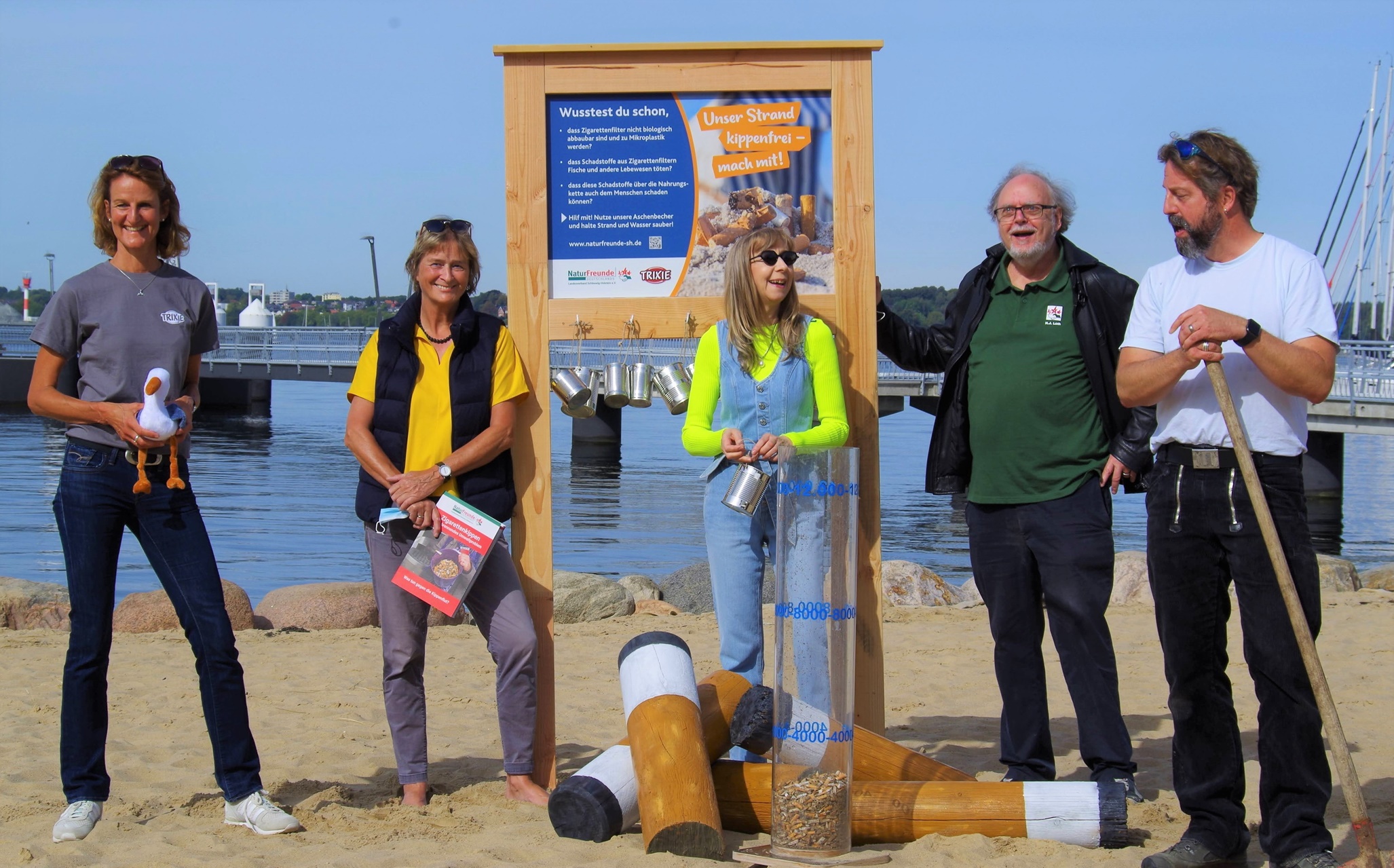 Aschenbecher to go: Aktion gegen Zigarettenkippen am Strand